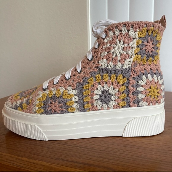 Lucky Brand Curla High Top Platform Crochet Sneakers Size 8 - Picture 4 of 16